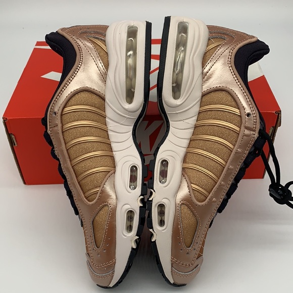 W Air Max Tailwind IV - Picture 4 of 11